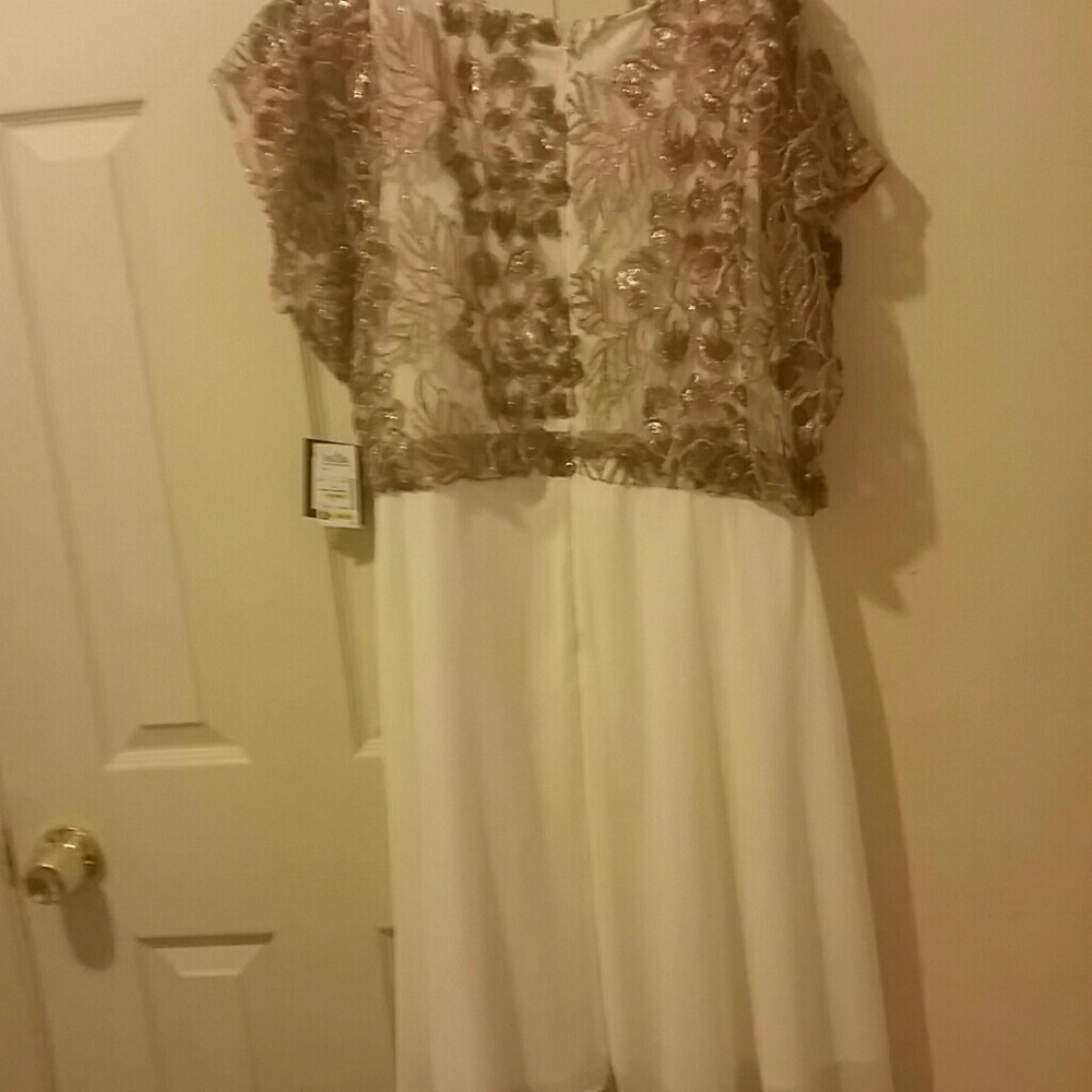 Dress - Picture 2 of 3
